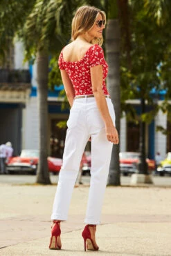 White Denim Slim Leg Mom Jeans -MIDI Clothing Shop 109 s22tj141rdfl01 171 1