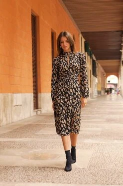 Black Animal Print Ruched Waist Keyhole Detail Midi Dress -MIDI Clothing Shop 14bdcbe83044c2d8eaa1c7109f462ff0b25cad7b