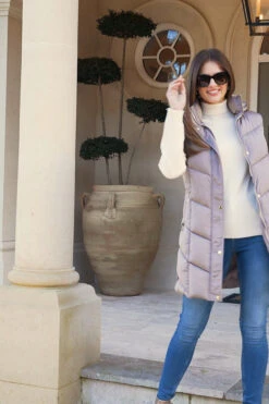 Taupe Padded Gilet With Pockets -MIDI Clothing Shop 19604ab4ccfb90e4707ef84ec040886d8f8406f8