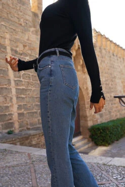 Mid Blue Straight Leg Jeans -MIDI Clothing Shop 3a48bb99018be76952a0f7f17383df9a52858f5f 1