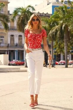 White Denim Slim Leg Mom Jeans -MIDI Clothing Shop 3b76f44517ae40e63741ba2fc84a9a6c 1