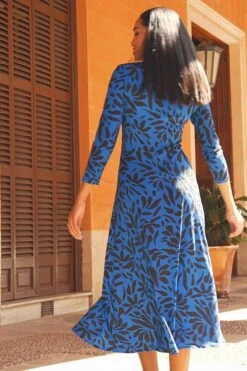 Blue & Black Floral Print Keyhole Detail Midi Jersey Dress -MIDI Clothing Shop c71ef939cadf240c94ed519003c44edfccd904ca