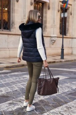 Black Faux Fur Trim Padded Gilet With Zip Pockets -MIDI Clothing Shop d95d4c0a44ed9f4b2a9ac4103b55676da1ba2835