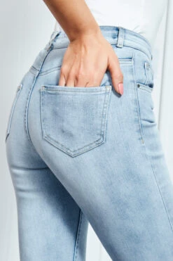 Light Wash Perfect Skinny Jeans -MIDI Clothing Shop s10 s20bd002dm ss19or01we 045