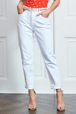 White Denim Slim Leg Mom Jeans -MIDI Clothing Shop s77 s21tj166 028