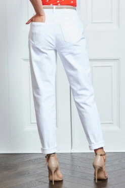 White Denim Slim Leg Mom Jeans -MIDI Clothing Shop s77 s21tj166 069