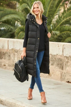 Black Longline Padded Hooded Gilet With Pockets -MIDI Clothing Shop web 63 a21ow075 a21tj043 a21fw021bn0004 236