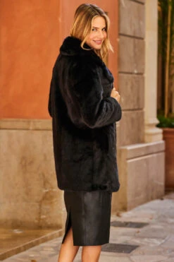 Black Premium Faux Fur Coat With Pockets -MIDI Clothing Shop web 16 s23dl007bk0001 353 1