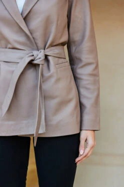 Taupe Luxe Leather Belted Blazer 12 Taupe Luxe Leather Belted Blazer -MIDI Clothing Shop web 19 s23dj081bk0001 176