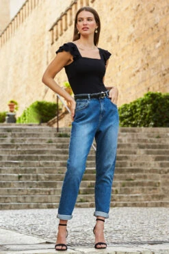 Mid Blue Slim Leg Mom Jeans -MIDI Clothing Shop web 22 s22tj189bk0001 s20bd004be0010 101 1