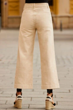 Ecru Cropped Wide Leg Jeans -MIDI Clothing Shop web 2303 043 s23bd029eu0001 s22tj153bk0001 s23od005be0010 043 640