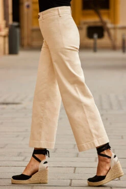 Ecru Cropped Wide Leg Jeans -MIDI Clothing Shop web 2303 043 s23bd029eu0001 s22tj153bk0001 s23od005be0010 043 656