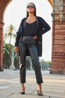 Black Longline Cardigan With Luxe Chain Trim -MIDI Clothing Shop web 2307 107 s23tk979bk0001 107 005 2