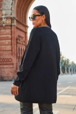 Black Longline Cardigan With Luxe Chain Trim -MIDI Clothing Shop web 2307 107 s23tk979bk0001 107 119