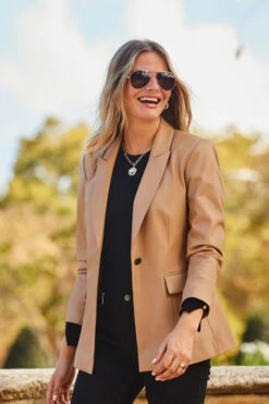 Tan Premium Faux Leather Blazer -MIDI Clothing Shop web 2309 13 a23op003bn0004 a20tk001bk0001 s23bd045bk0001 13 162