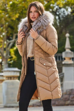 Camel Faux Fur Shawl Collar Padded Coat 10 Camel Faux Fur Shawl Collar Padded Coat -MIDI Clothing Shop web 2309 143 a23ow008bn0003 s23tk603nl0008 143 200