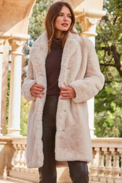 Cream Luxury Faux Fur Coat -MIDI Clothing Shop web 2309 92 a23ow023nl0001 92 163