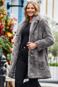 Grey Luxe Faux Fur Coat -MIDI Clothing Shop web 2310 07 a23ow023gy0014 07 076 rt