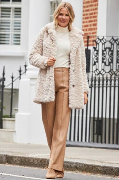 Cream Textured Faux Fur Coat -MIDI Clothing Shop web 2310 28 a23ow028nl0001 s23bp006bn0004 28 021