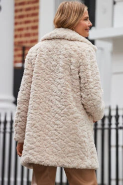 Cream Textured Faux Fur Coat -MIDI Clothing Shop web 2310 28 a23ow028nl0001 s23bp006bn0004 28 214