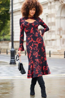 Black & Red Baroque Print Keyhole Detail Ruched Front Midi Jersey Dress
