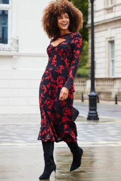 Black & Red Baroque Print Keyhole Detail Ruched Front Midi Jersey Dress -MIDI Clothing Shop web 2310 38 a23dj113rdcv01 a23ol008bk0001 38 056