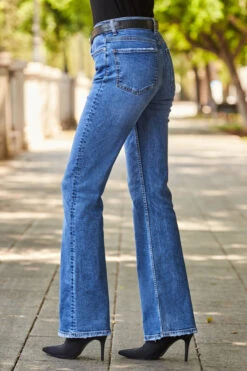 Mid Blue Raw Hem Kick Flare Jeans -MIDI Clothing Shop web 34 a22bd015be0010 s22ow024rd0017 277