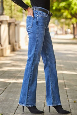 Mid Blue Raw Hem Kick Flare Jeans -MIDI Clothing Shop web 34 a22bd015be0010 s22ow024rd0017 303