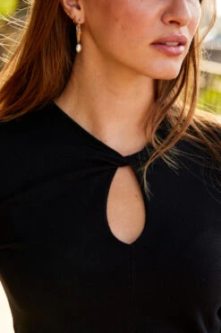 Black Twist Neck Detail Jumper -MIDI Clothing Shop web 41 s23tk602bk0001 s23bp001bk0001 212