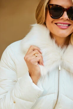 Ivory Faux Fur Collar Padded Coat -MIDI Clothing Shop web 44 s23ow014nl0006 164 1