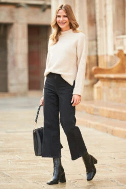 Cream Metallic Turtleneck Cable Detail Jumper 12 Cream Metallic Turtleneck Cable Detail Jumper -MIDI Clothing Shop web 50 a22bd022bk0001 a22tk560nl0003 025 1