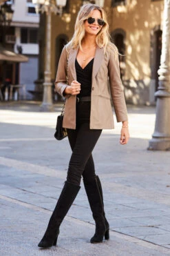 Taupe Luxe Leather Blazer -MIDI Clothing Shop web 60 a21ol006bn 158