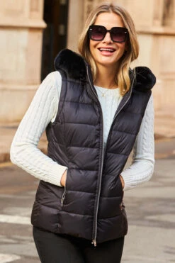 Black Faux Fur Trim Padded Gilet With Zip Pockets -MIDI Clothing Shop web 70 a22ow026bk0001 s20bd002gn0031 s22tk902nl0006 302