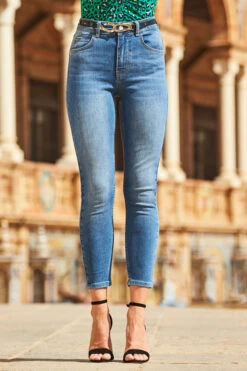 Mid Blue Cropped Perfect Skinny Jeans -MIDI Clothing Shop web 82 s22tj138gran01 s22bd200be0010 199
