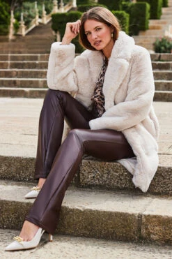 Cream Luxury Faux Fur Coat -MIDI Clothing Shop web crop 2309 113 a23tw033bran01 a23bw023bk0001 113 336 2