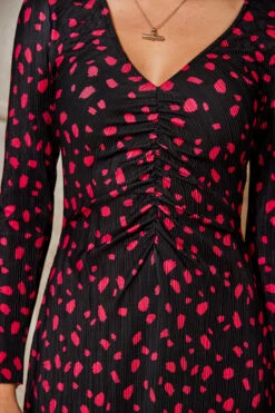 Black & Pink Fleck Print Plisse Twist Front Jersey Dress 12 Black & Pink Fleck Print Plisse Twist Front Jersey Dress -MIDI Clothing Shop web rt 04 s23dj003pimm01 116