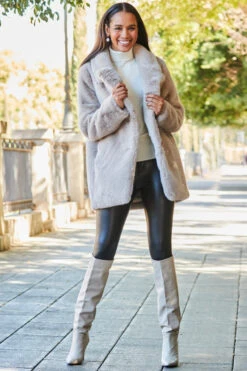 Taupe Premium Faux Fur Coat With Button Detail -MIDI Clothing Shop web rt 31 s21bd014be0028 144 1