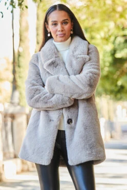 Taupe Premium Faux Fur Coat With Button Detail -MIDI Clothing Shop web rt 31 s21bd014be0028 181 1