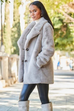 Taupe Premium Faux Fur Coat With Button Detail -MIDI Clothing Shop web rt 31 s21bd014be0028 240 1