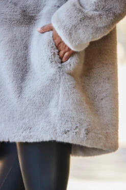 Taupe Premium Faux Fur Coat With Button Detail -MIDI Clothing Shop web rt 31 s21bd014be0028 307 1