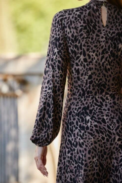 Brown & Black Fleck Print Keyhole Detail Midi Jersey Dress -MIDI Clothing Shop web rt 58 a22dj040brmm01 316