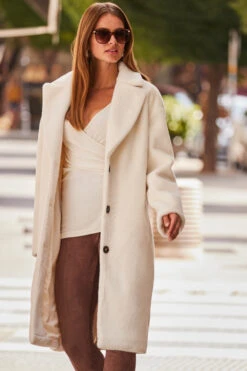 Ivory Relaxed Fit Longline Faux Fur Coat 19 Ivory Relaxed Fit Longline Faux Fur Coat -MIDI Clothing Shop web rt 82 a22ow062nl0006 168