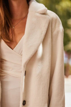 Ivory Relaxed Fit Longline Faux Fur Coat 16 Ivory Relaxed Fit Longline Faux Fur Coat -MIDI Clothing Shop web rt 82 a22ow062nl0006 468