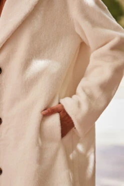 Ivory Relaxed Fit Longline Faux Fur Coat 17 Ivory Relaxed Fit Longline Faux Fur Coat -MIDI Clothing Shop web rt 82 a22ow062nl0006 485